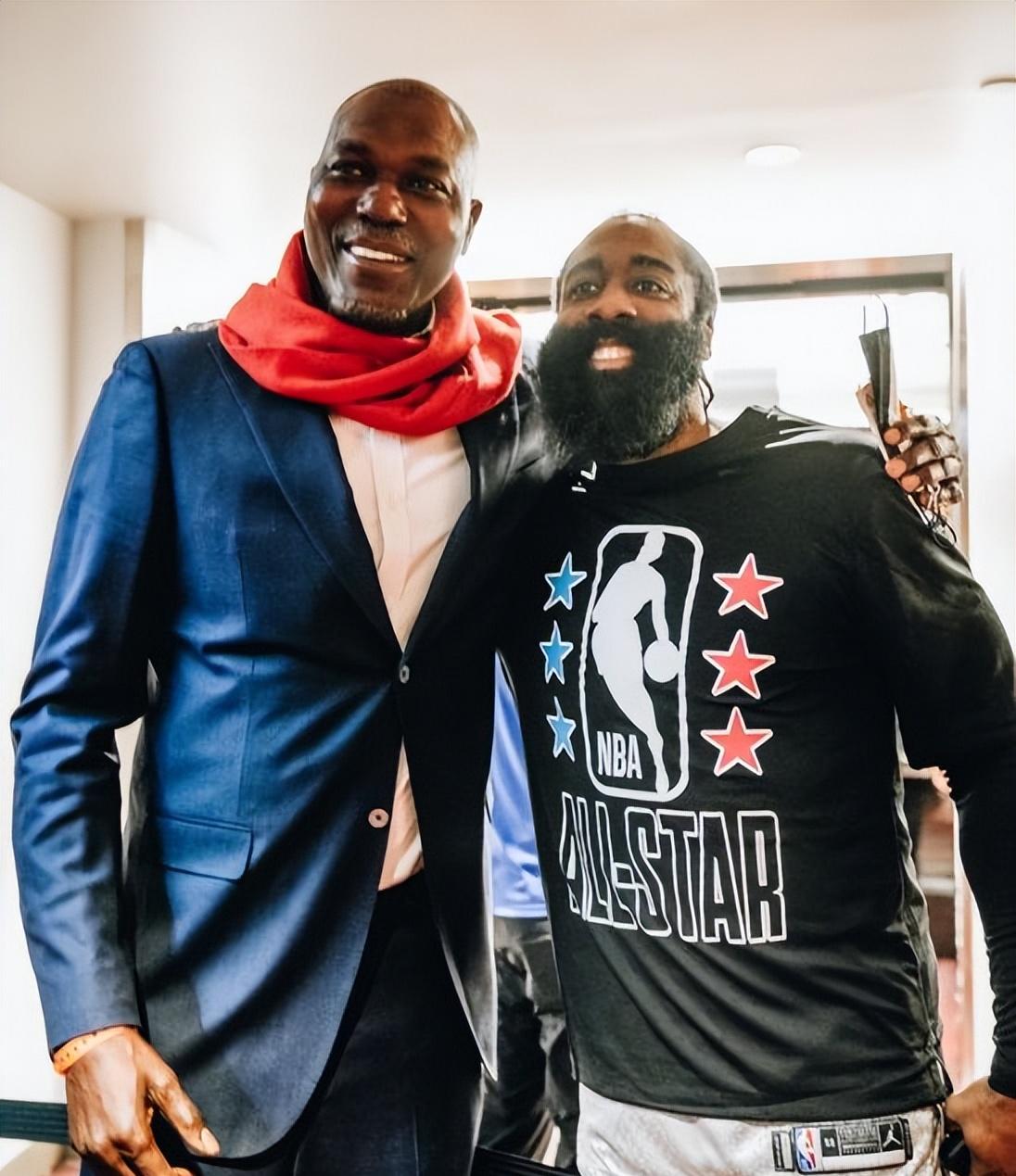 开云体育在线-哈登连续十二场比赛得分超过比赛局势复杂，切尔西不断突破！